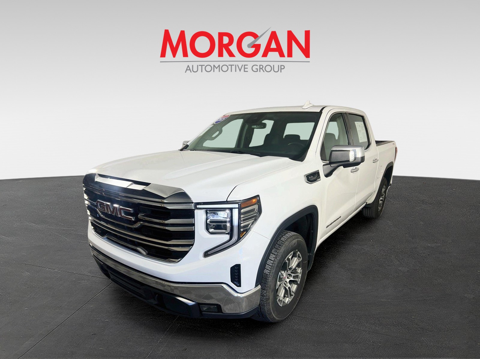 Used 2025 White GMC SLT image 4