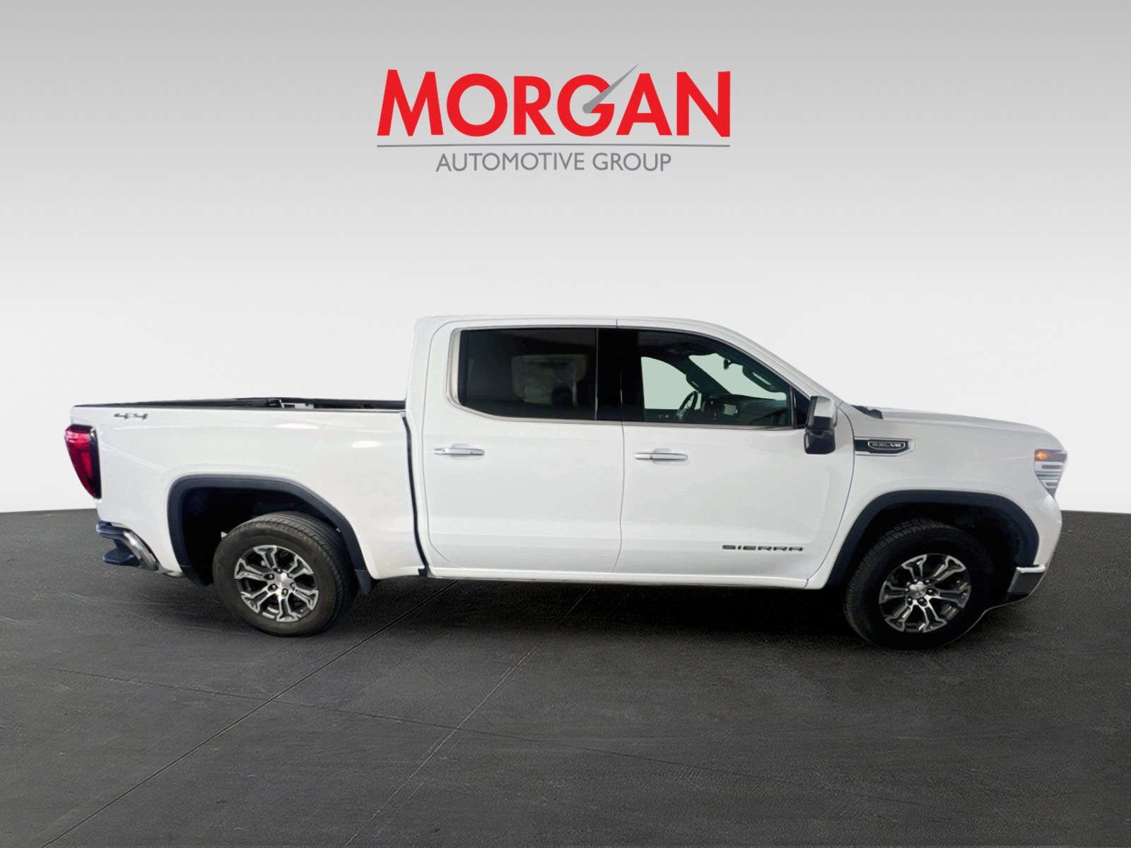Used 2025 White GMC SLT image 9