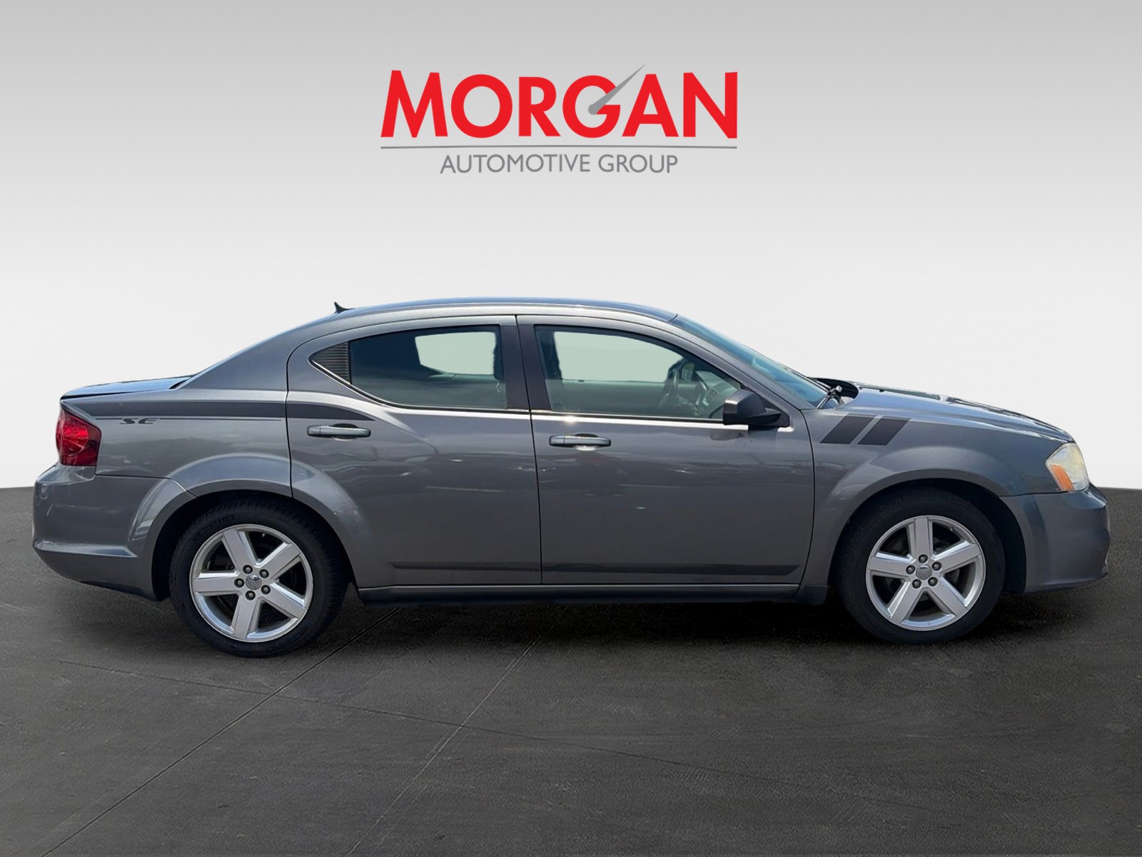 Used 2013 Gray Dodge SE image 8