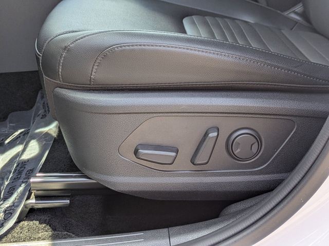 Used 2025 White Kia SX-Prestige image 22