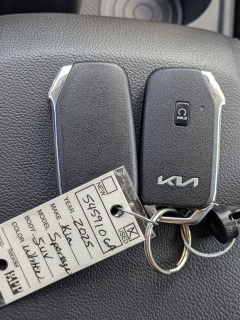 Used 2025 White Kia SX-Prestige image 35