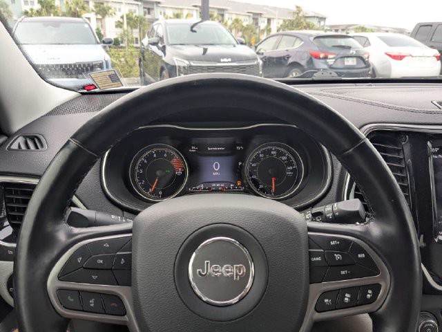 Used 2020 White Jeep Limited image 31