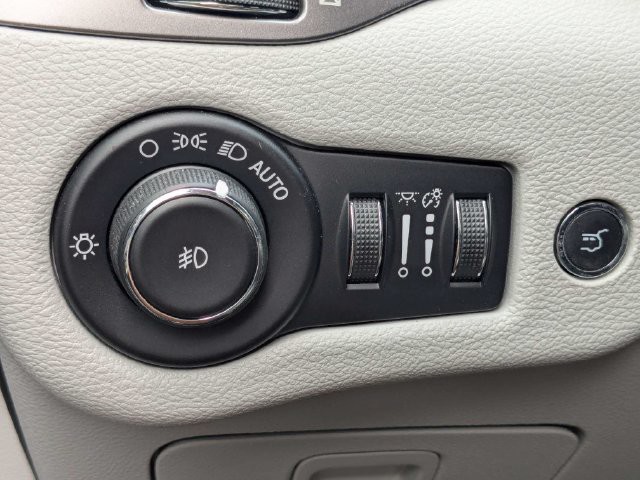 Used 2020 White Jeep Limited image 26