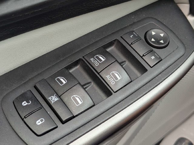 Used 2020 White Jeep Limited image 25