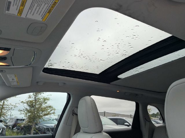 Used 2020 White Jeep Limited image 23