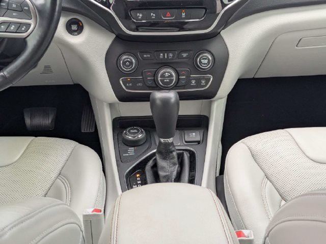 Used 2020 White Jeep Limited image 21