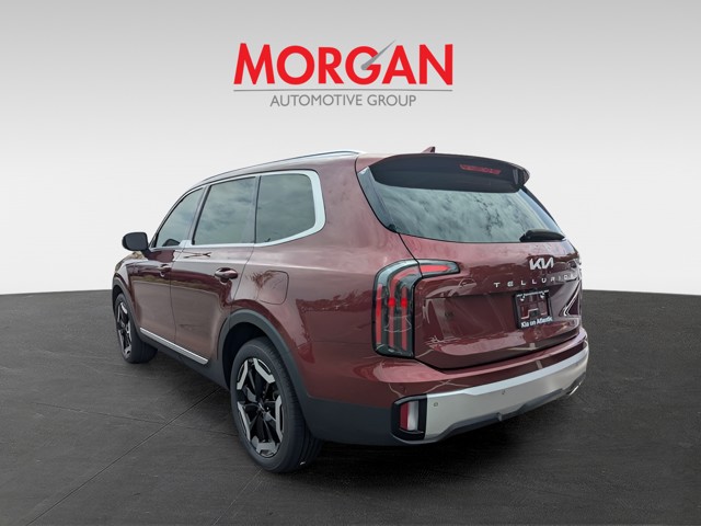 Used 2024 Red Kia EX image 5