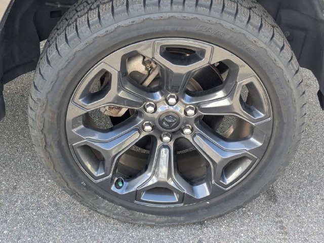 Used 2025 Black Kia LXS image 9
