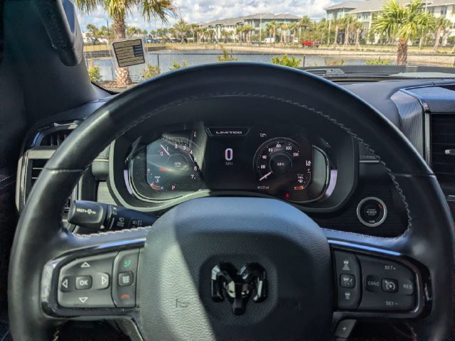 Used 2025 Black Kia LXS image 27