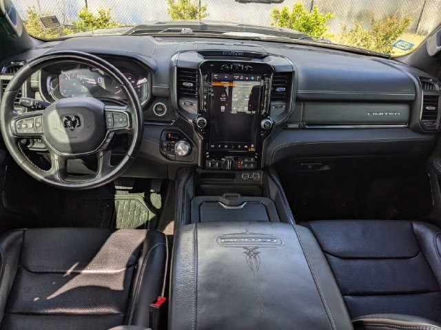 Used 2025 Black Kia LXS image 13