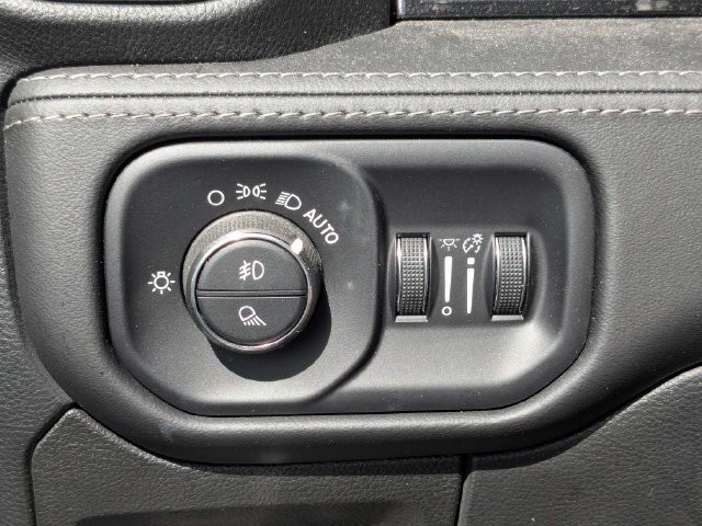 Used 2025 Black Kia LXS image 22