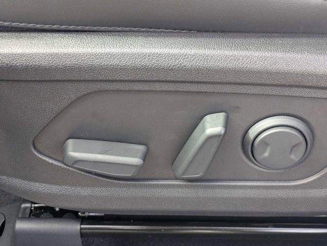 New 2026 White Kia S image 20