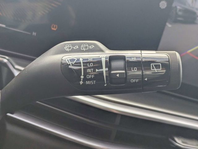 New 2026 White Kia S image 27
