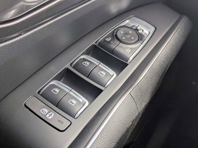 New 2026 White Kia S image 22