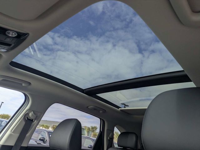 New 2026 White Kia S image 19