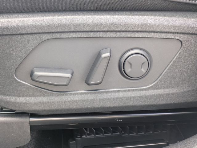 New 2026 White Kia EX image 21