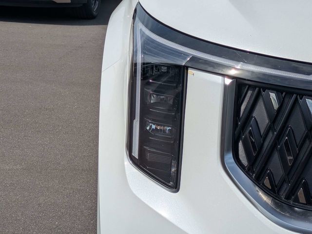 New 2026 White Kia LXS image 9