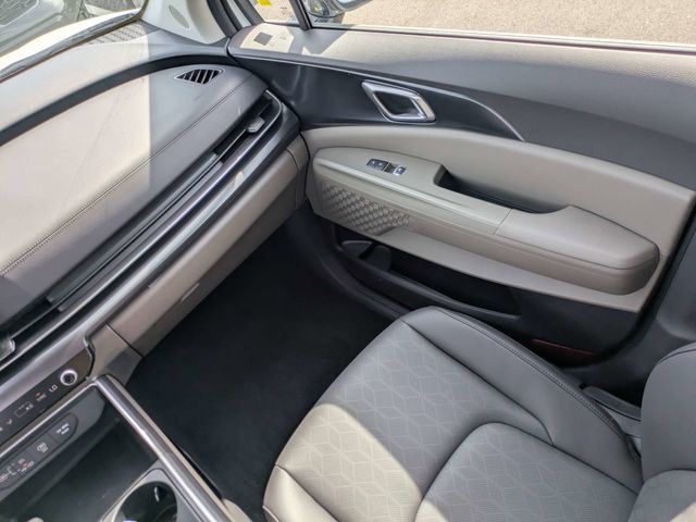 New 2026 White Kia LXS image 16