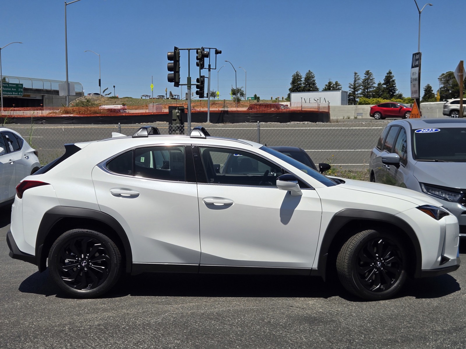 View vehicle photo 2