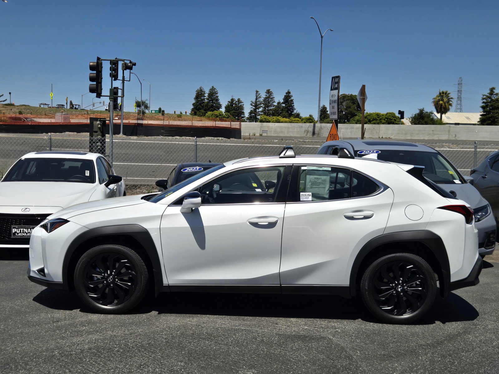 View vehicle photo 6
