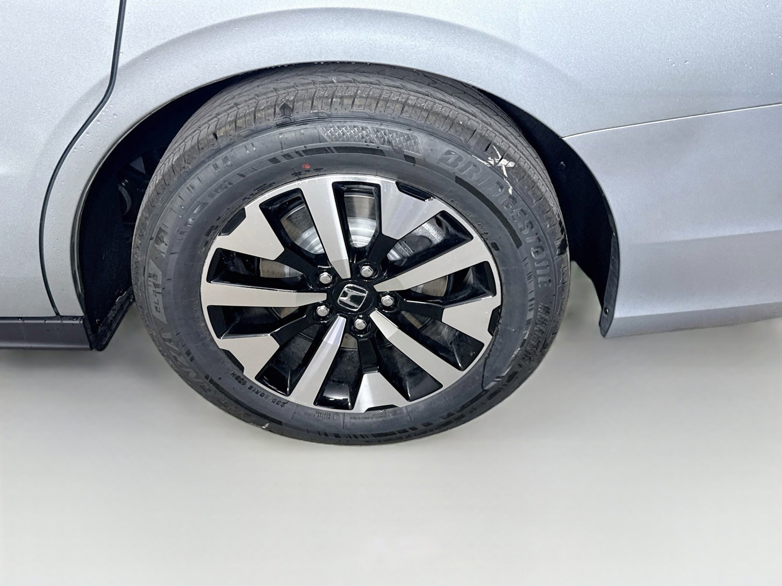 New 2026 Solar Silver Metallic Honda EX-L image 36