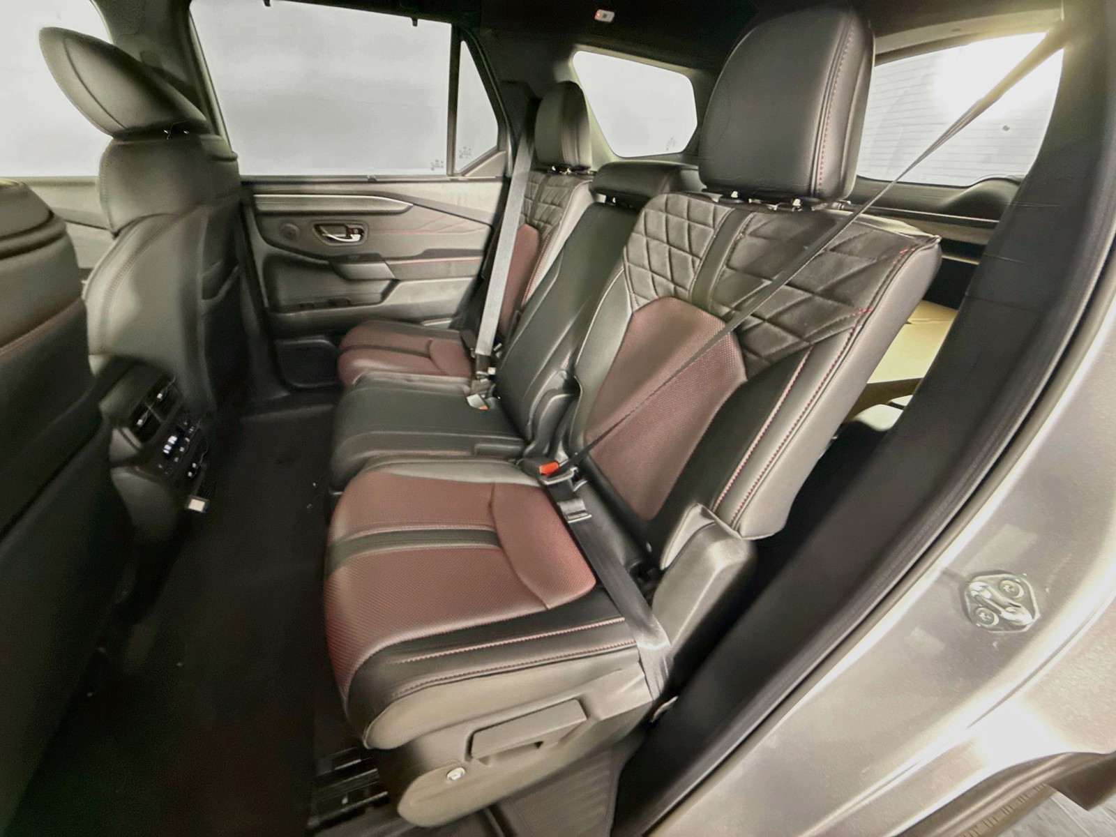 New 2026 Solar Silver Metallic Honda Black Edition image 27