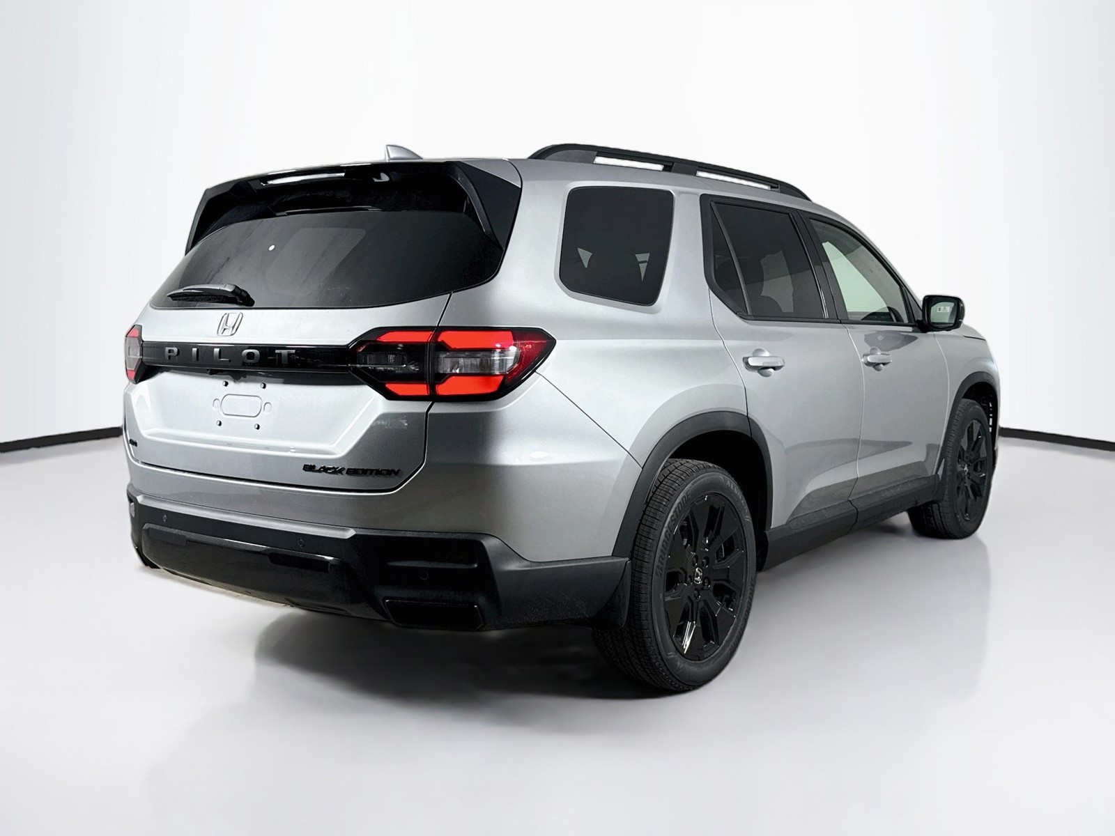 New 2026 Solar Silver Metallic Honda Black Edition image 31