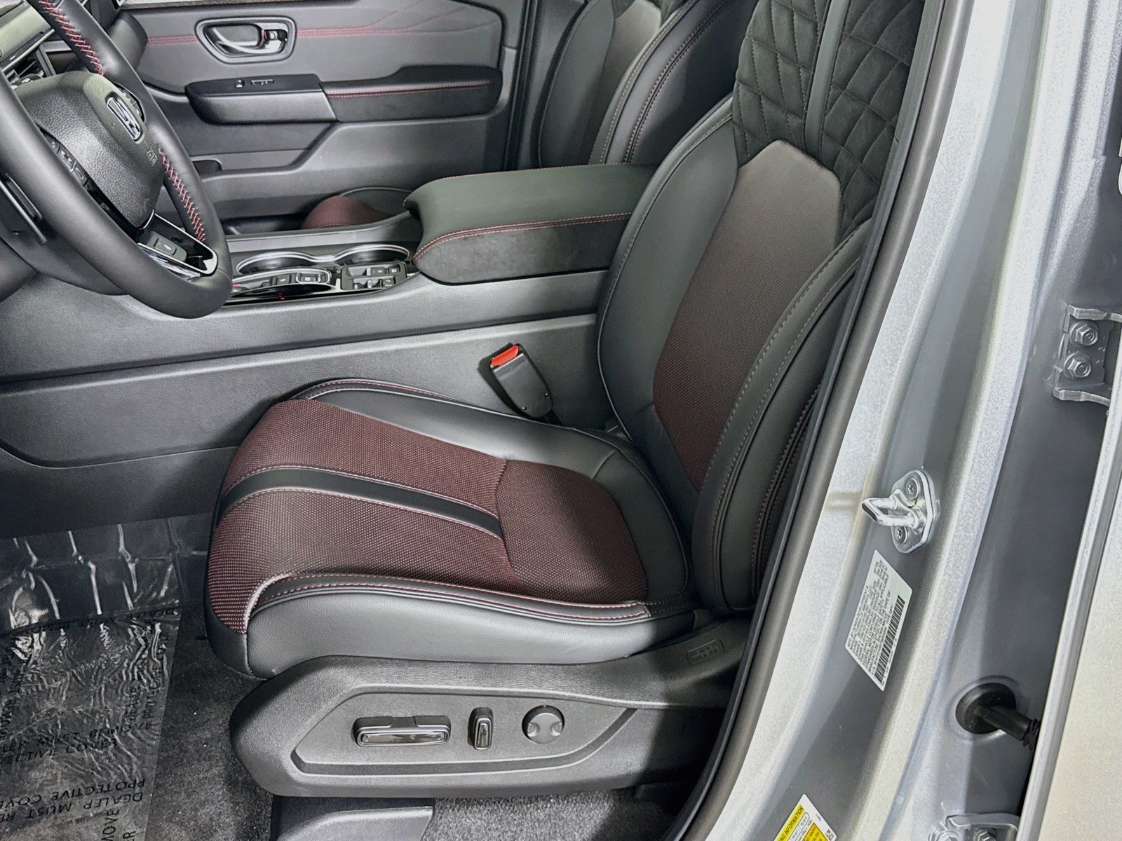 New 2026 Solar Silver Metallic Honda Black Edition image 21