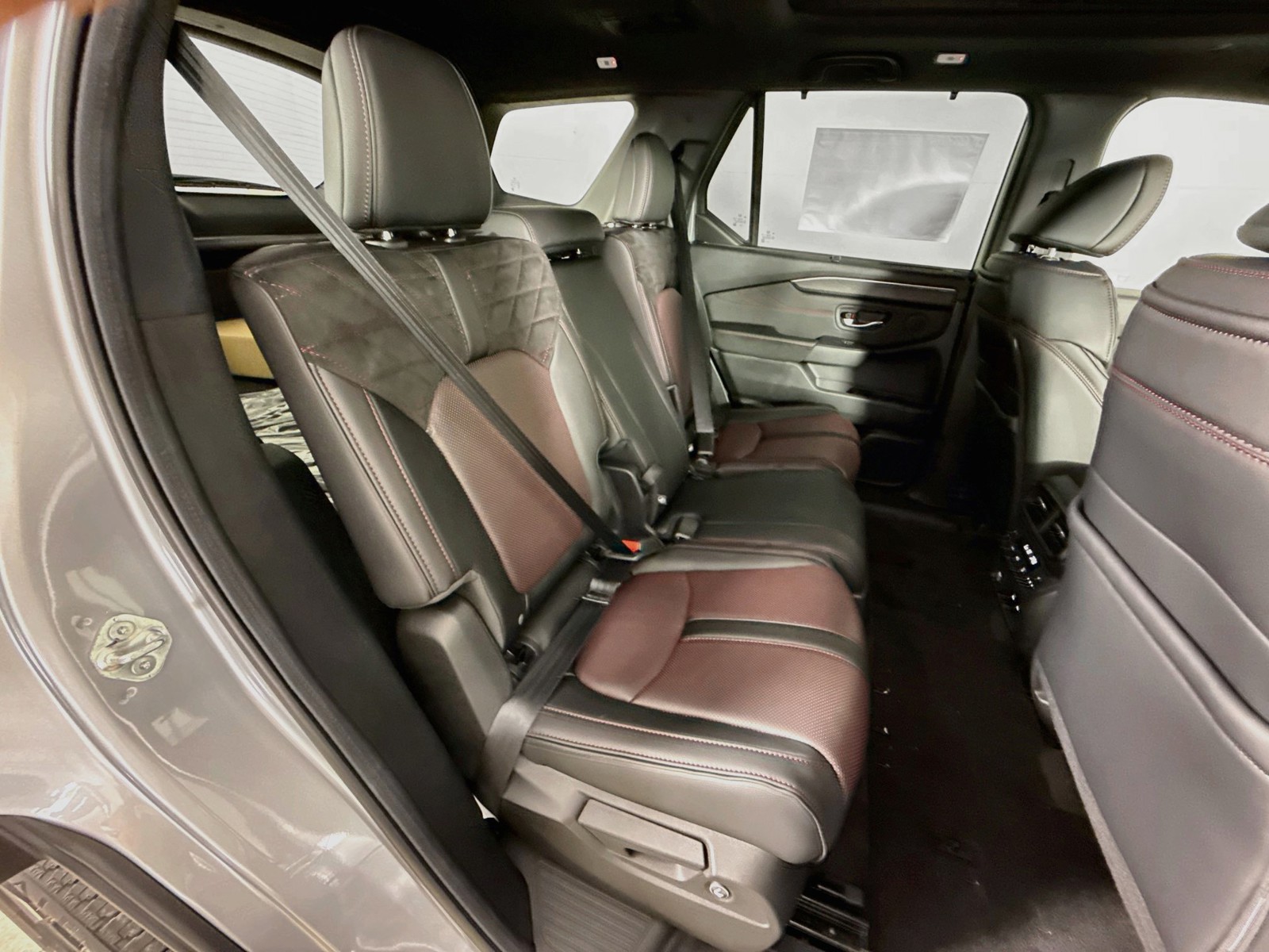 New 2026 Solar Silver Metallic Honda Black Edition image 33