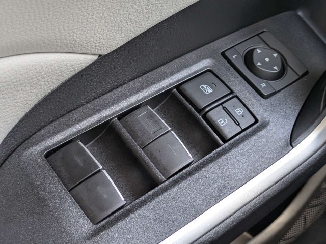 Used 2025 Silver Sky Metallic Toyota XLE image 22