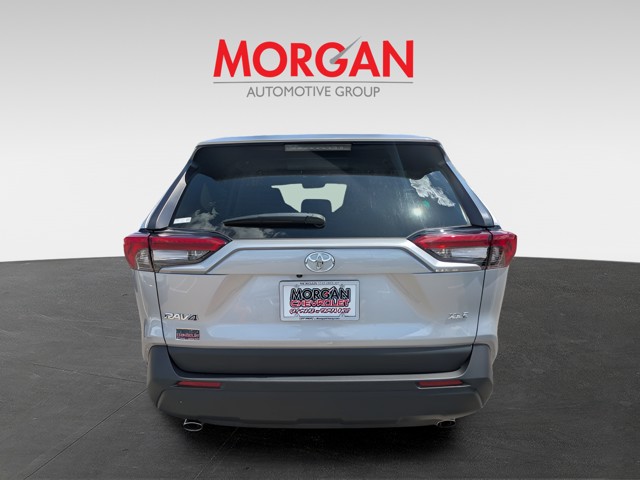Used 2025 Silver Sky Metallic Toyota XLE image 4