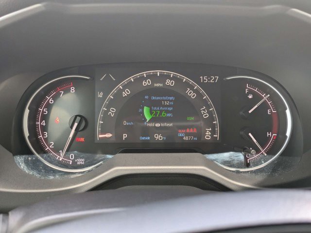 Used 2025 Silver Sky Metallic Toyota XLE image 27