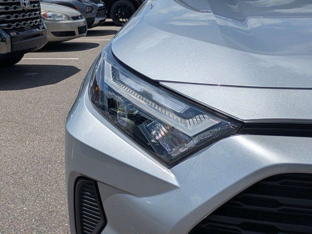 Used 2025 Silver Sky Metallic Toyota XLE image 9
