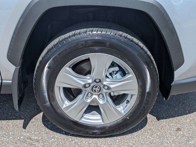 Used 2025 Silver Sky Metallic Toyota XLE image 10