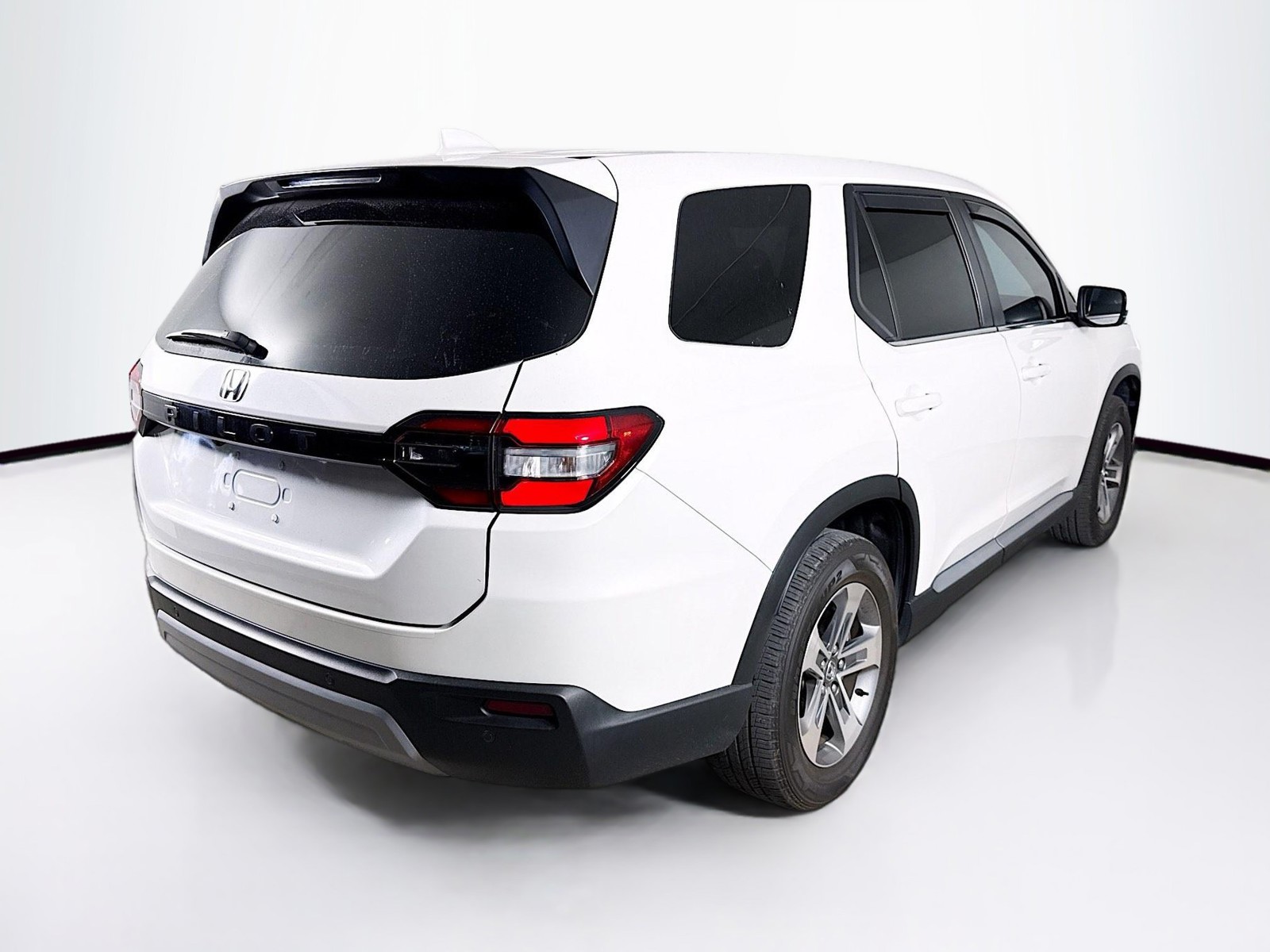 2025 Honda Pilot EX-L - Photo 29