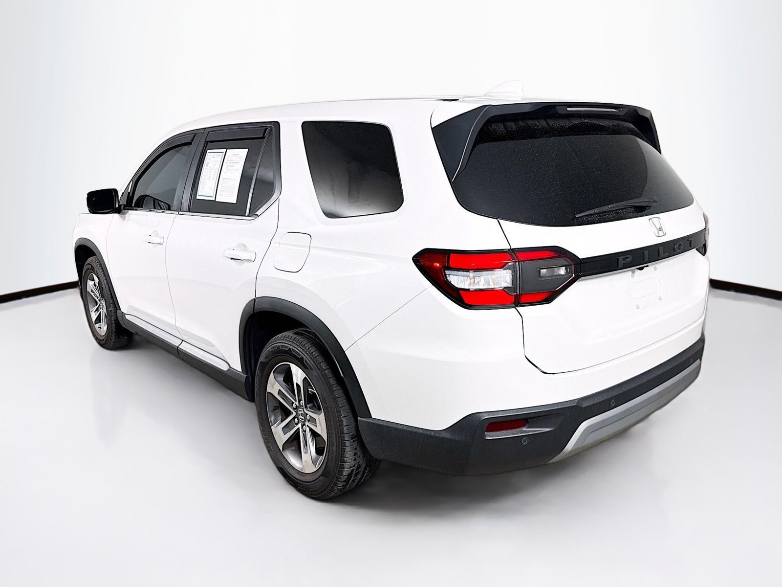 2025 Honda Pilot EX-L - Photo 27