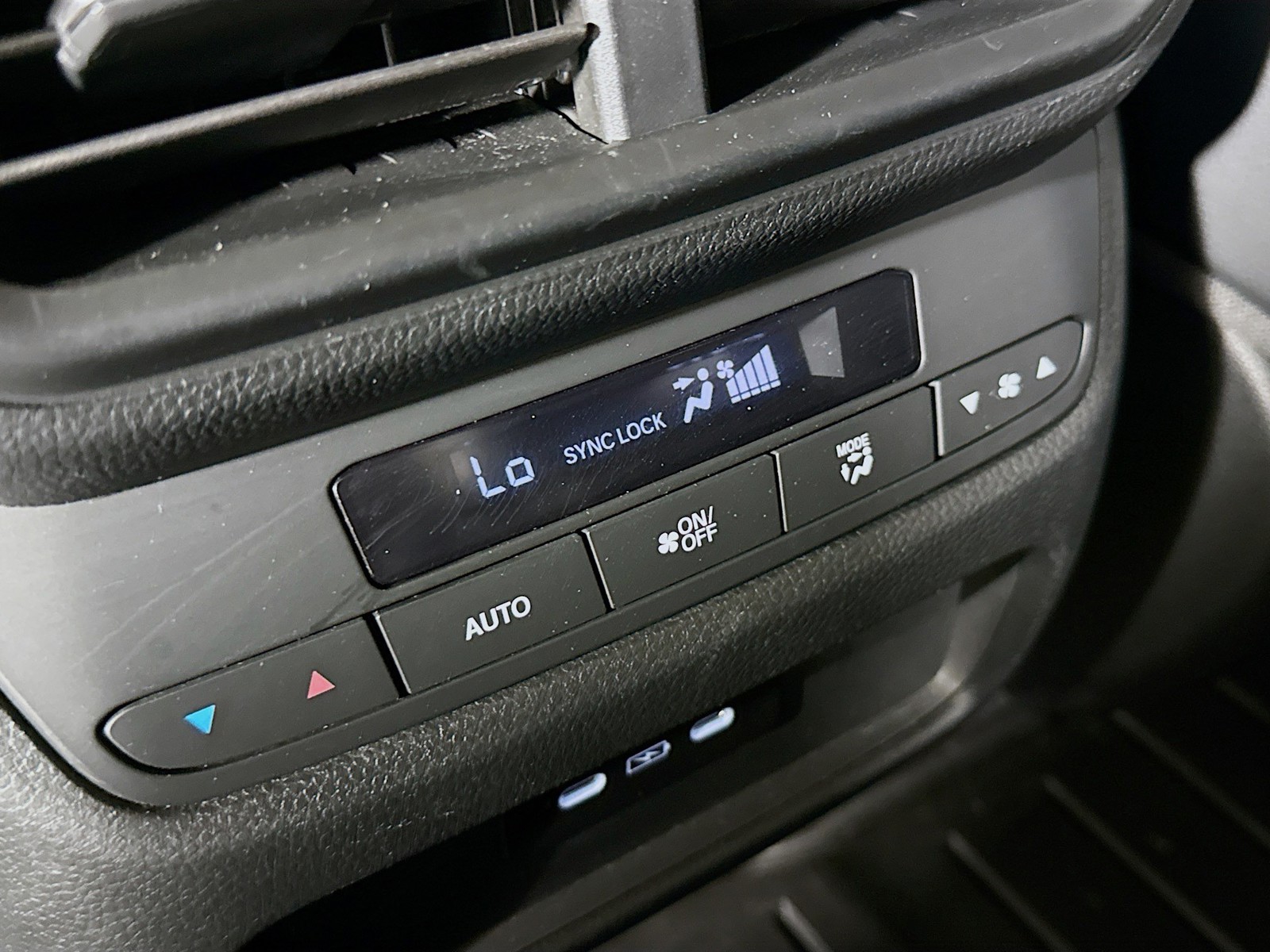 2025 Honda Pilot EX-L - Photo 26