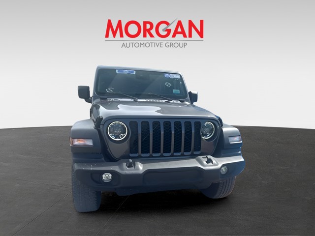 Used 2024 Crystal Metallic Jeep Sport S image 4