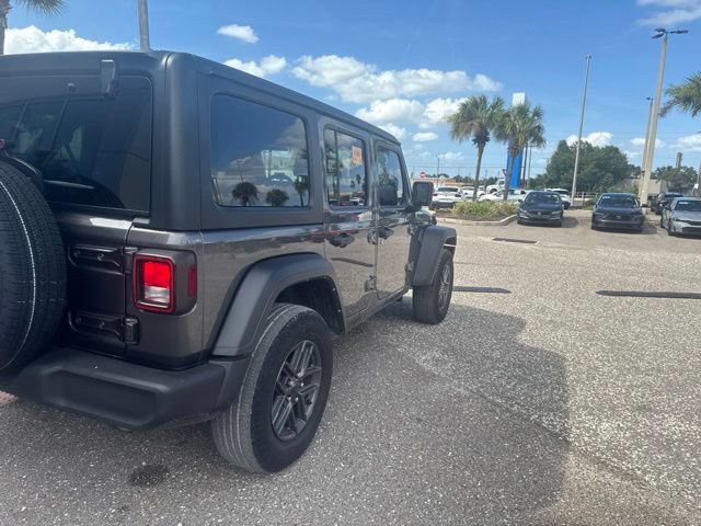 Used 2024 Crystal Metallic Jeep Sport S image 23
