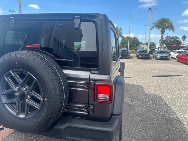Used 2024 Crystal Metallic Jeep Sport S image 20