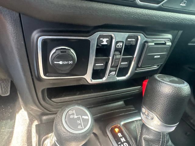 Used 2024 Crystal Metallic Jeep Sport S image 16