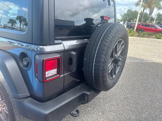 Used 2024 Crystal Metallic Jeep Sport S image 17