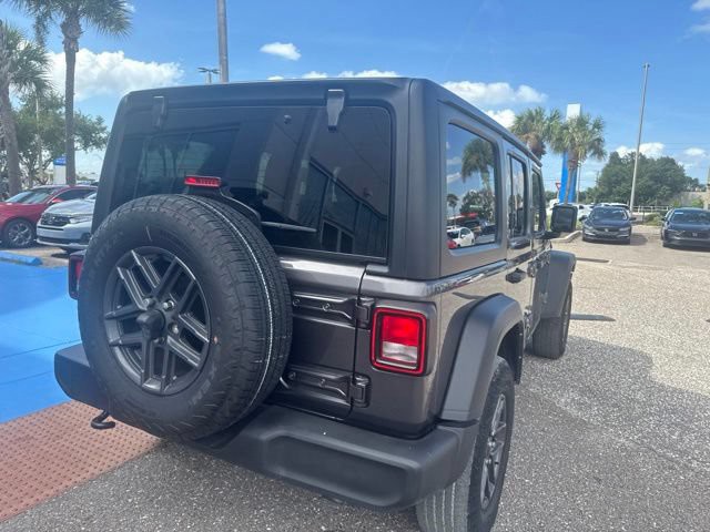 Used 2024 Crystal Metallic Jeep Sport S image 21
