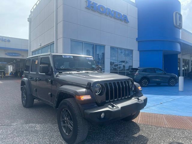 Used 2024 Crystal Metallic Jeep Sport S image 3