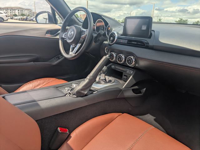 Used 2023 Quartz Metallic Mazda Grand Touring image 18