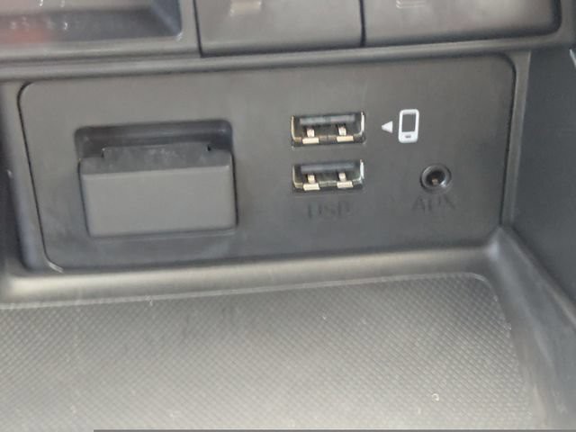 Used 2023 Quartz Metallic Mazda Grand Touring image 23