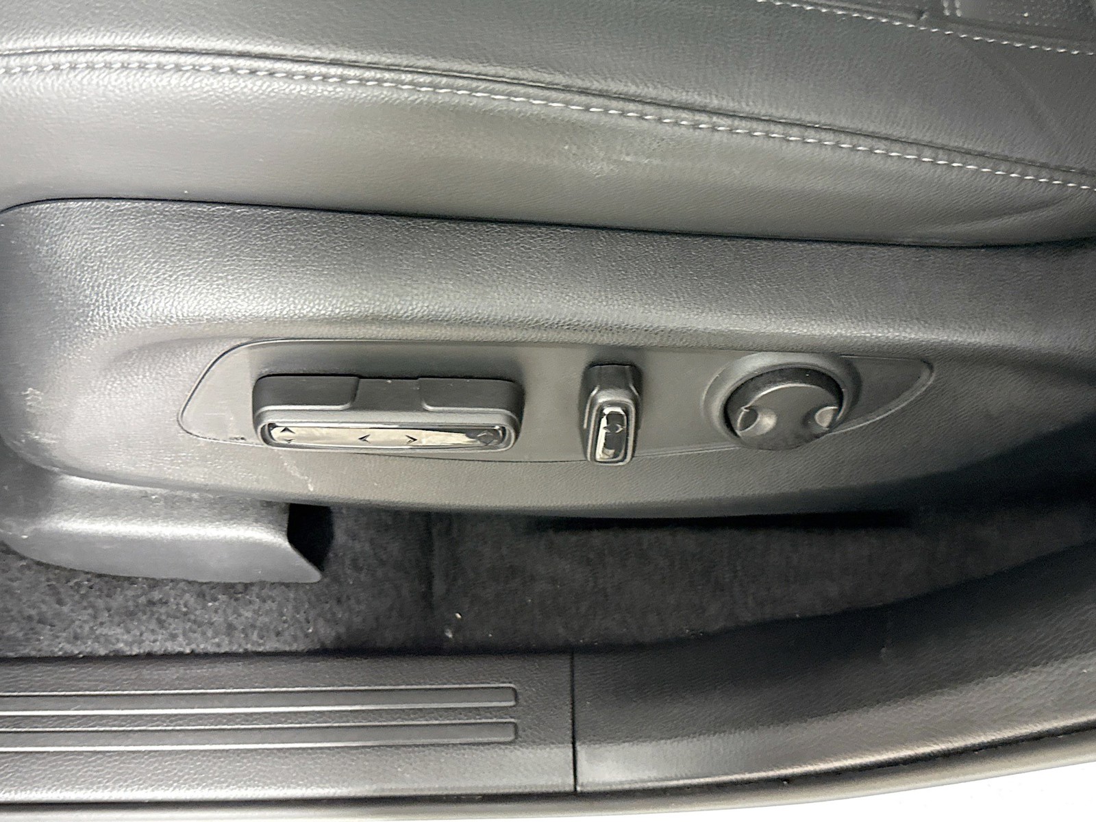 Certified Used 2026 White Honda EX-L image 19