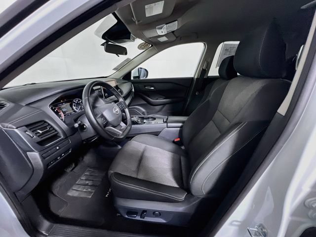Used 2025 White Pearl Nissan SV image 14