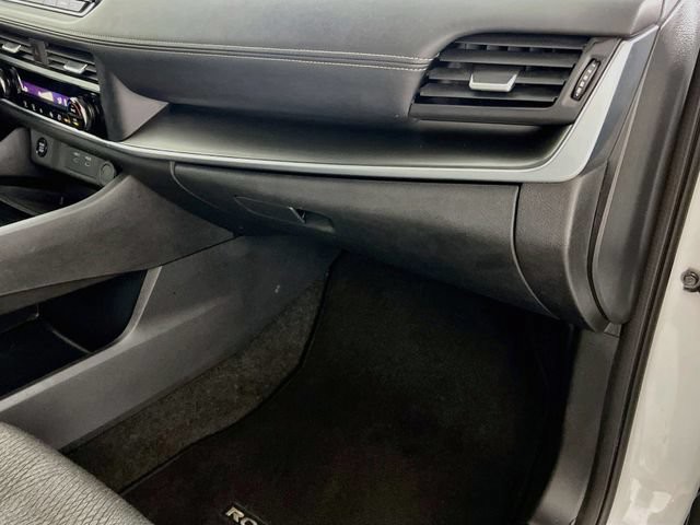 Used 2025 White Pearl Nissan SV image 33