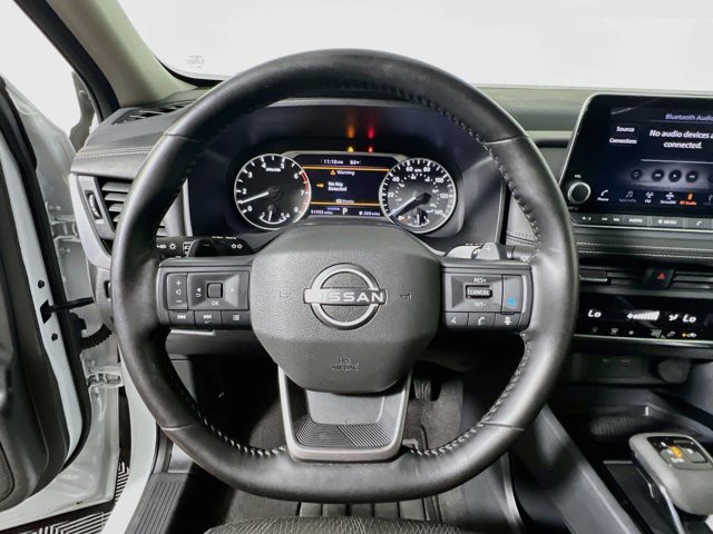 Used 2025 White Pearl Nissan SV image 17